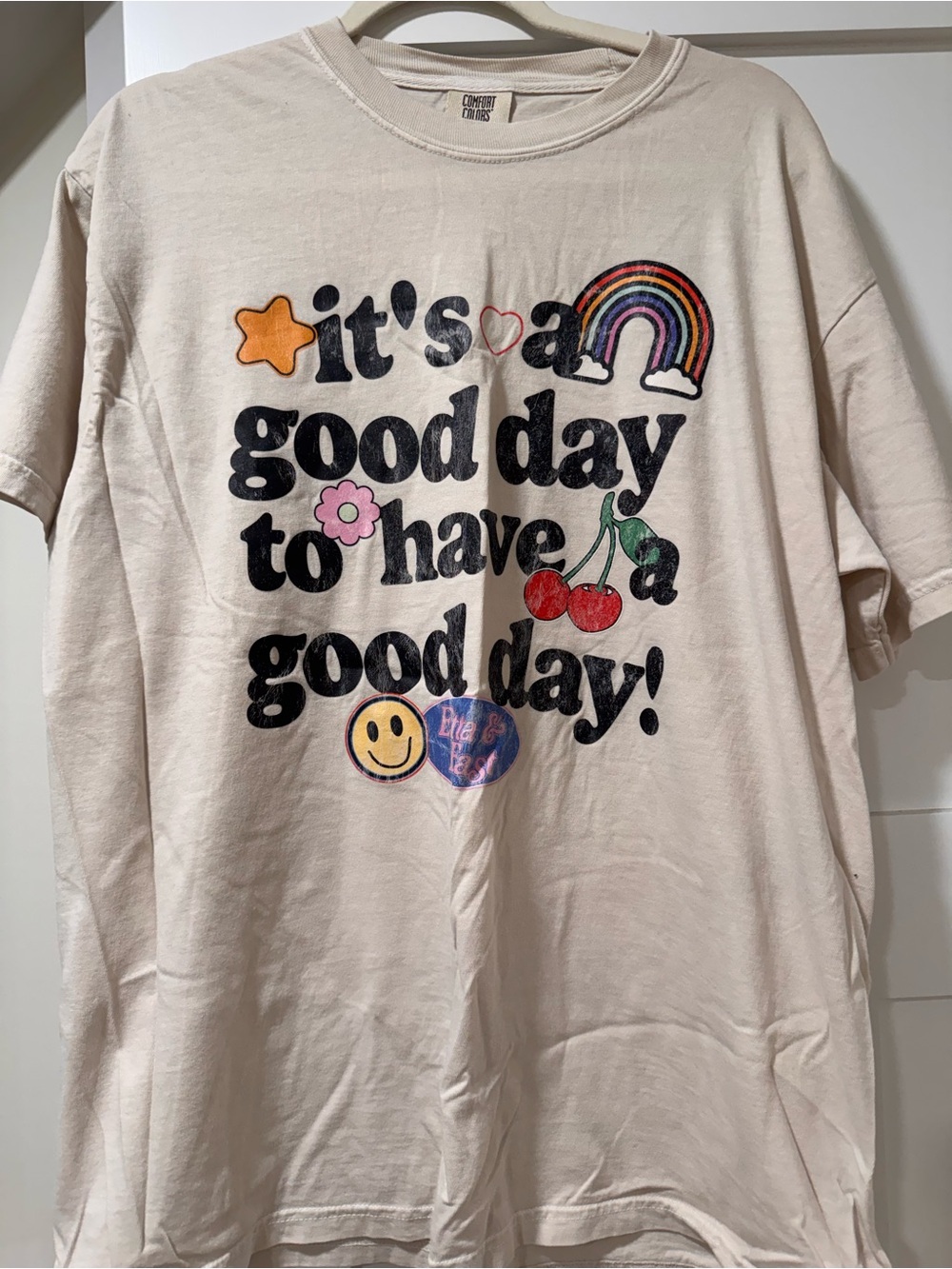 Comfort Colors Cream Graphic Tee - "It's a Good Day"